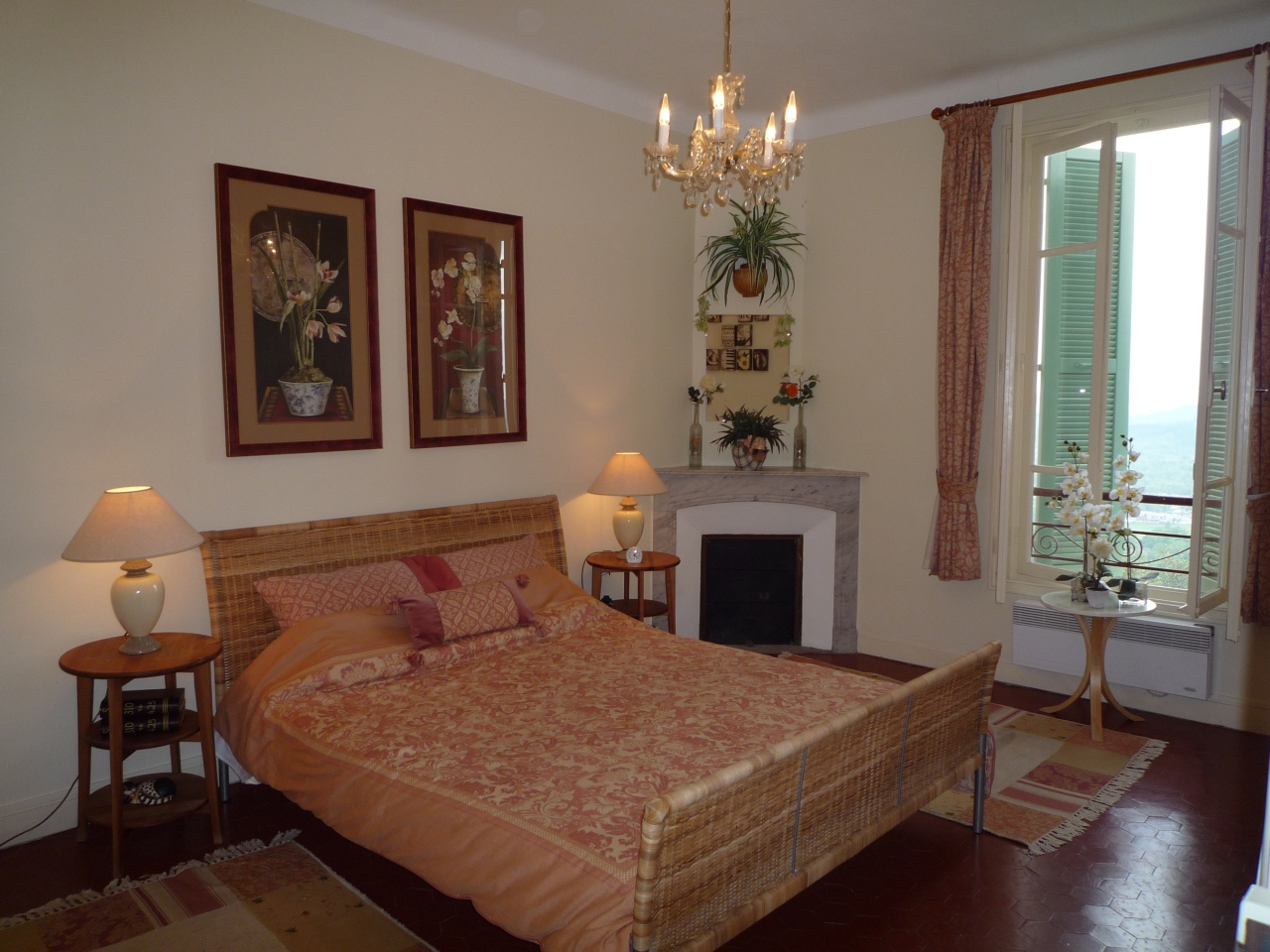 Main Room Image